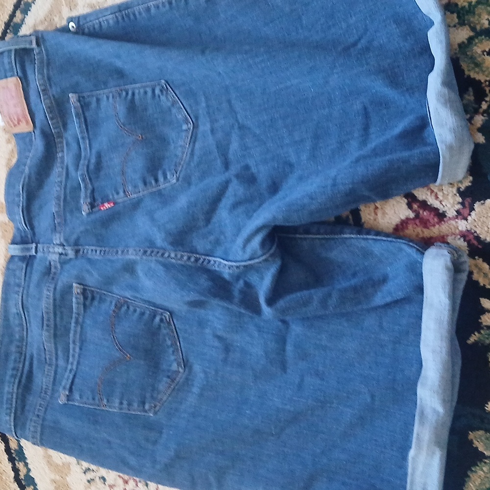 Levi's Blue Denim Women's Bermuda Shorts - Picture 2 of 6